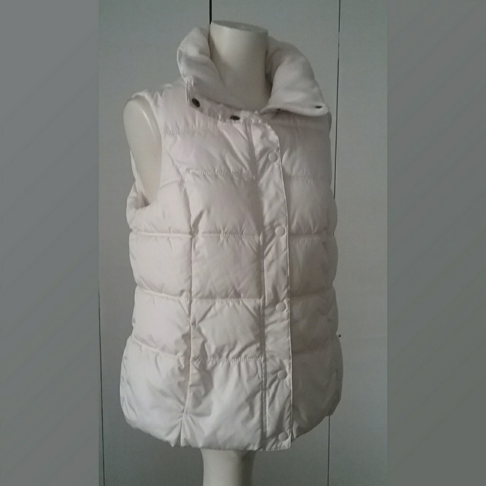 Old Navy White Puffer Vest